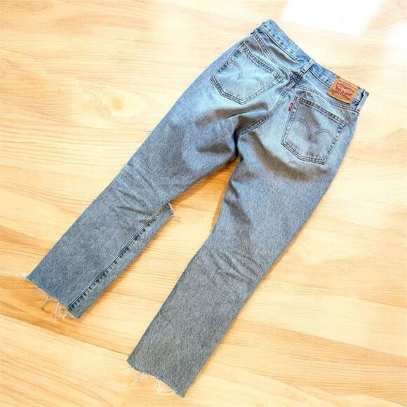 Levi’s 501 Straight Leg Blue Denim Jeans Distressed 26” - Picture 3 of 8